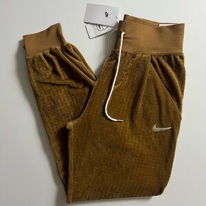 NWT Nike Standard Fit High Rise Velour Joggers, Gold Brown, Size S